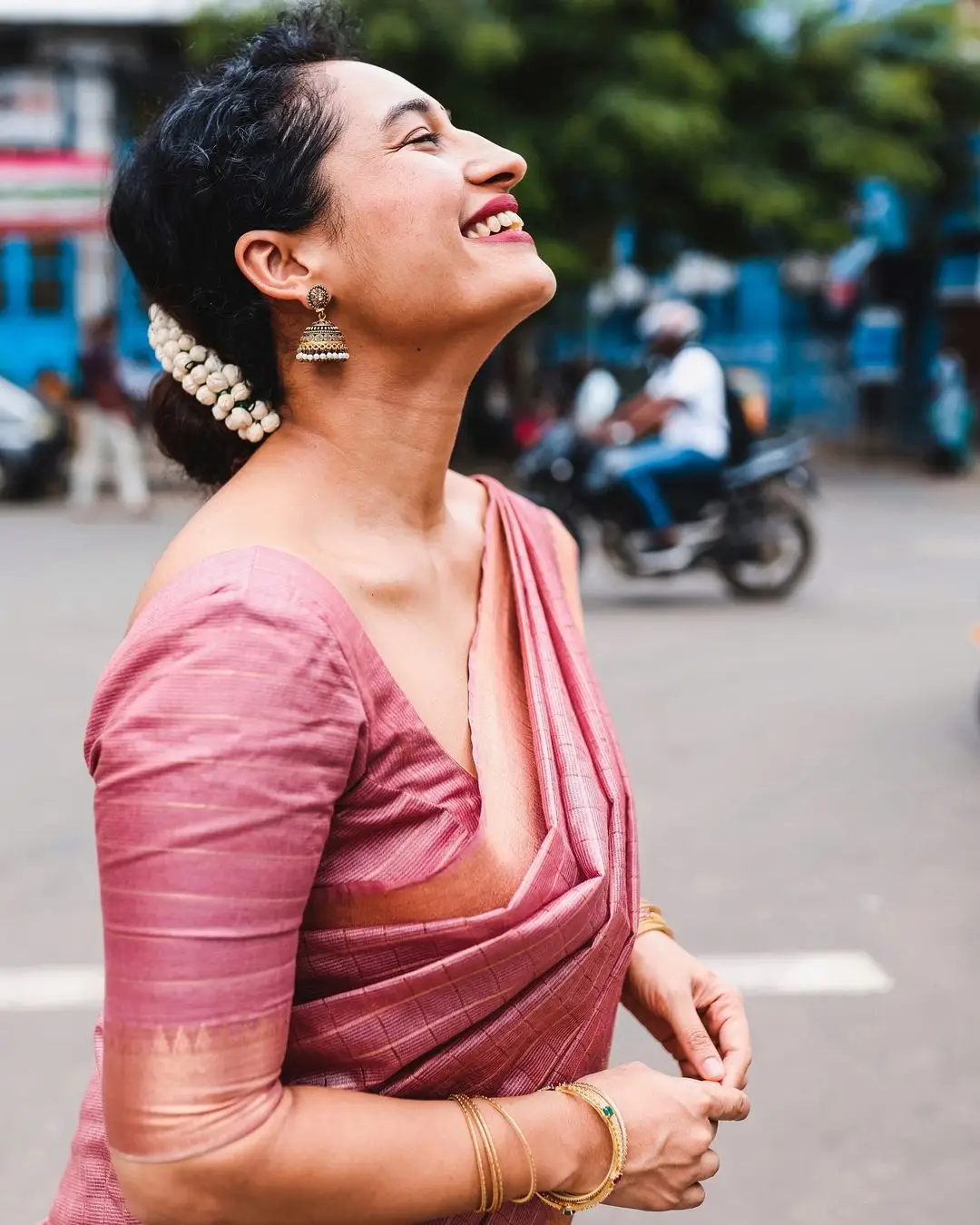 Pooja Ramachandran In Traditional Pink Saree